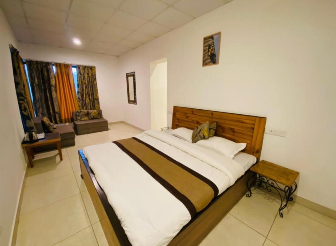 Mist N Meadows Resort Rājgarh Esterno foto