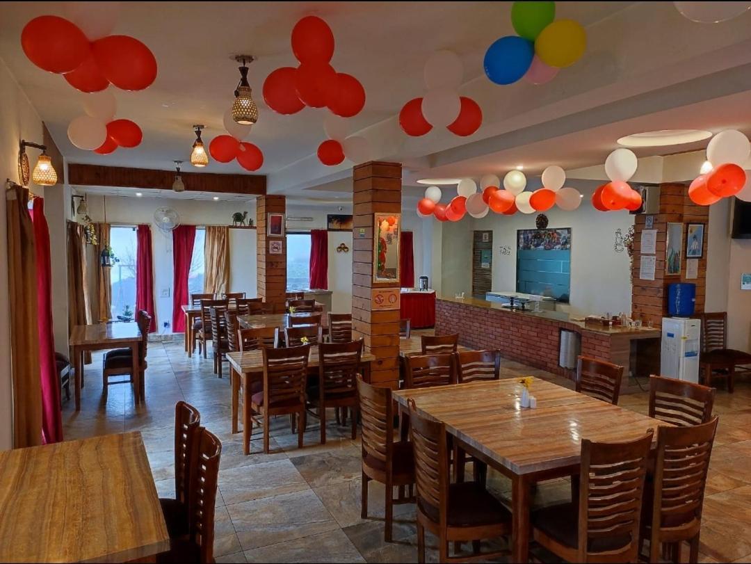 Mist N Meadows Resort Rājgarh Esterno foto