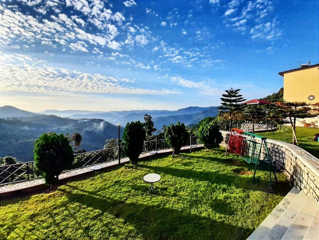 Mist N Meadows Resort Rājgarh Esterno foto