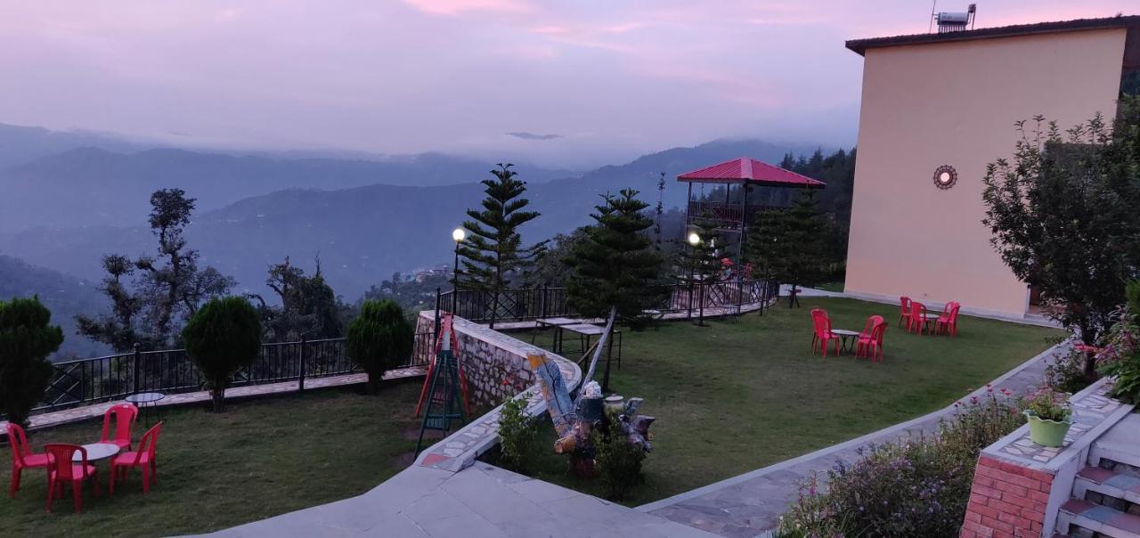 Mist N Meadows Resort Rājgarh Esterno foto