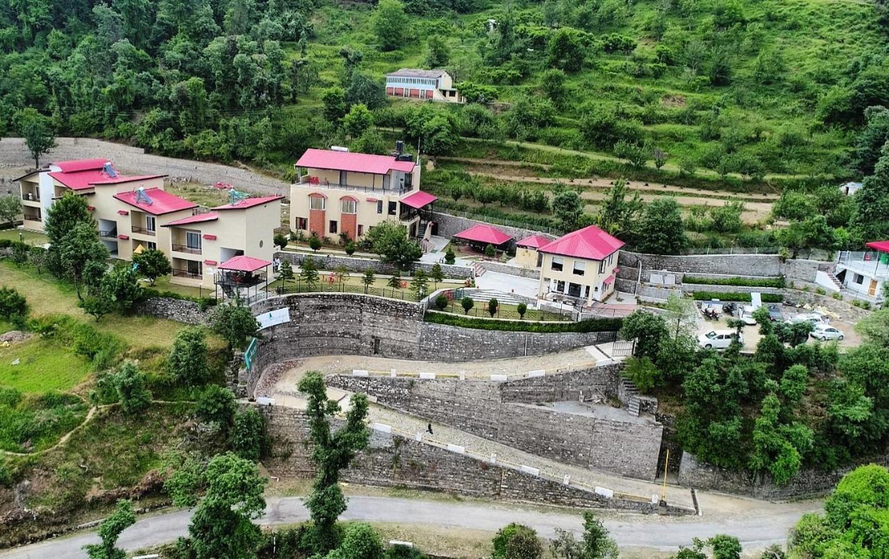 Mist N Meadows Resort Rājgarh Esterno foto
